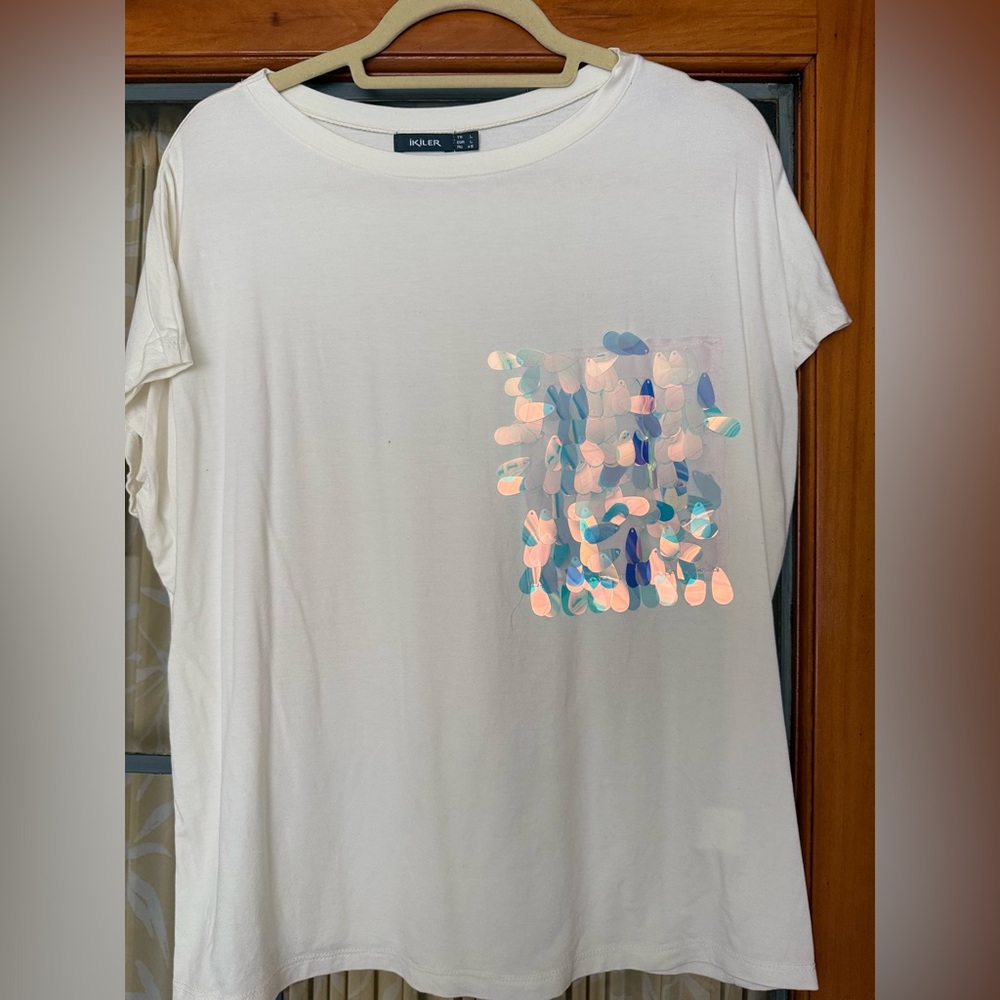 Women's White Graphic Top
